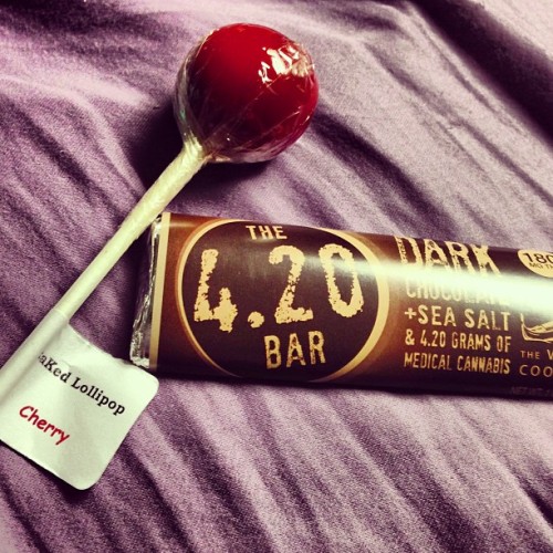 Hehhehehhehe thanks bee @choseidon #bakedlollipop#420bar#edibles