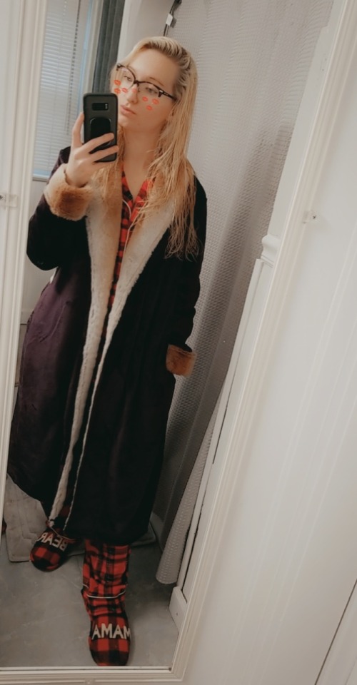 katiiie-lynn:@mossyoakmaster got me the softest, comfiest pjs ever for Christmas 🥰😍🥺💖Also channeled my inner Grandma O by asking for a housecoat and slippers this year… 😂 they’re super soft & comfy too! 💖 So glad you