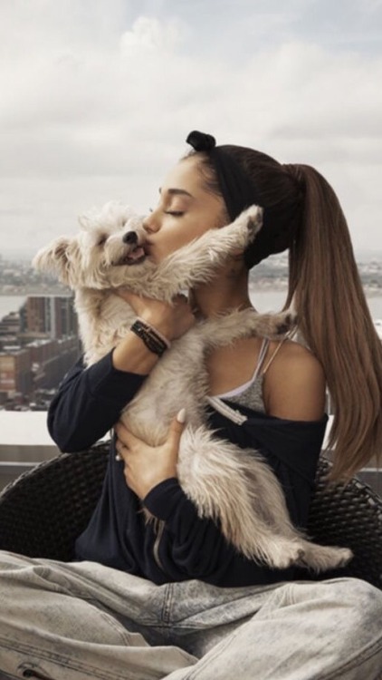 teen4ge-dreams2: Ariana Grande Like or reblog if you save/use  *requested* Visit our channel: https: