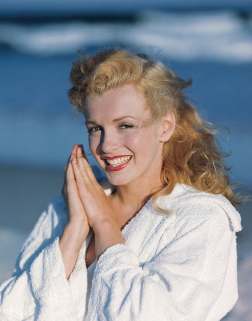 Marilyn Monroe photographed by Andre de Diene at Tobay Beach on Long Island, 1949.