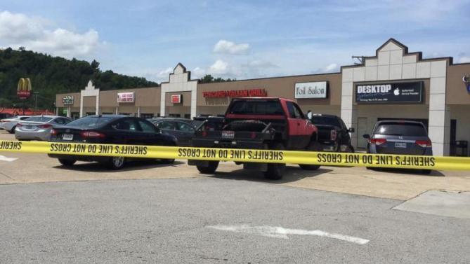 your-american-average:  libertariantimes:  Chattanooga Mass Shooting  Libertarian