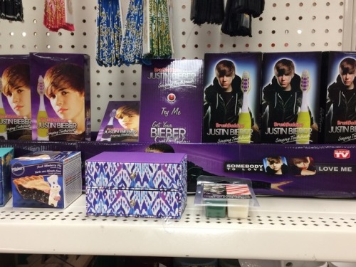 ninja-no-name:Guys I found Justin beiber tooth brushes at my job today, I’m screaming this photo of 