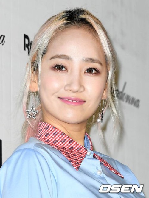 YeEun (Wonder Girls) - 2017 HERA S/S Seoul Fashion Week Pics