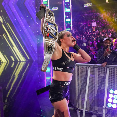 StraightEdge Ewan a X: toxic lounge returns #wwe #wwewomenschampion  #wwenxt #nxtwomenschampion #womenswrestler #womenswrestling  #nxtwomenstagteamchampions #mandysacs #mandyrose #fireanddesire  #toxicattraction #damandyzdonutz #averytaylor #gigidolin