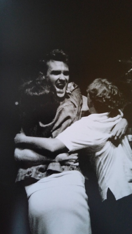 goldenlightsfan: The Smiths: Morrissey and Johnny Marr photographed by Nalinee Darmrong (from her ne