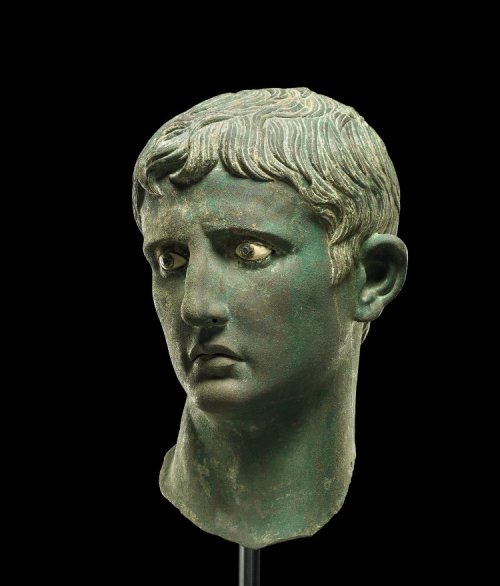 salamandra75: Bronze head from a statue of the Roman emperor Augustus. Found in Meroë, Sudan, m