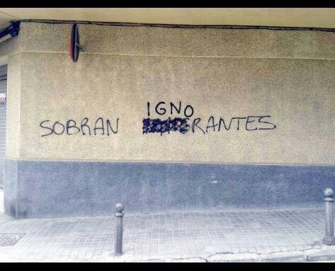 Porn photo revolucion-es-poesia:  No sobran inmigrantes,