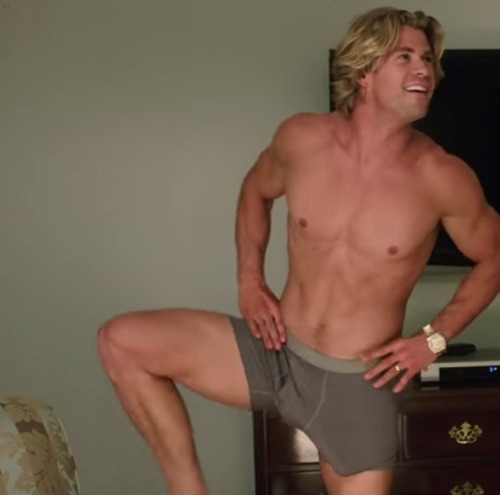 hotcelebs2000:  CHRIS HEMSWORTH  