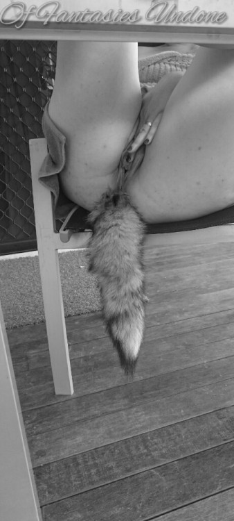 XXX rackedoutsla:  Outdoor foxtail fun!!  photo