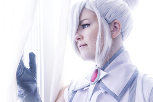 dokidokikokoroki:  Winter Schnee from Zenkai 2015Photos by @gryfeathr  It’s always a delight t