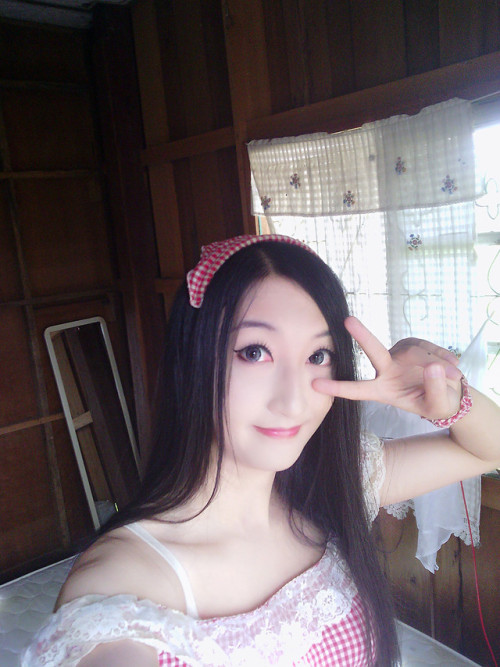 girl with gun