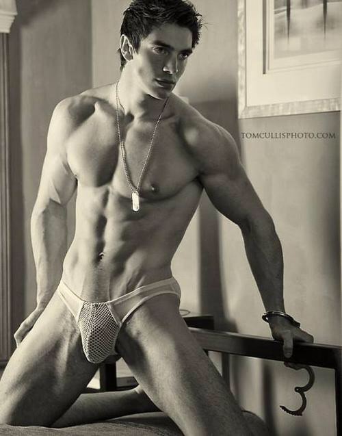 usthemme:  The perfection that is Steve Grand  Follow Us,Them,Me