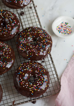 foodffs:  Baked Double Chocolate Cake DoughnutsReally