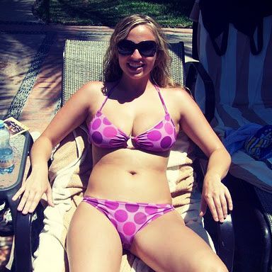 lialuftrinfi:  Remember to like or reblog this hottest woman.