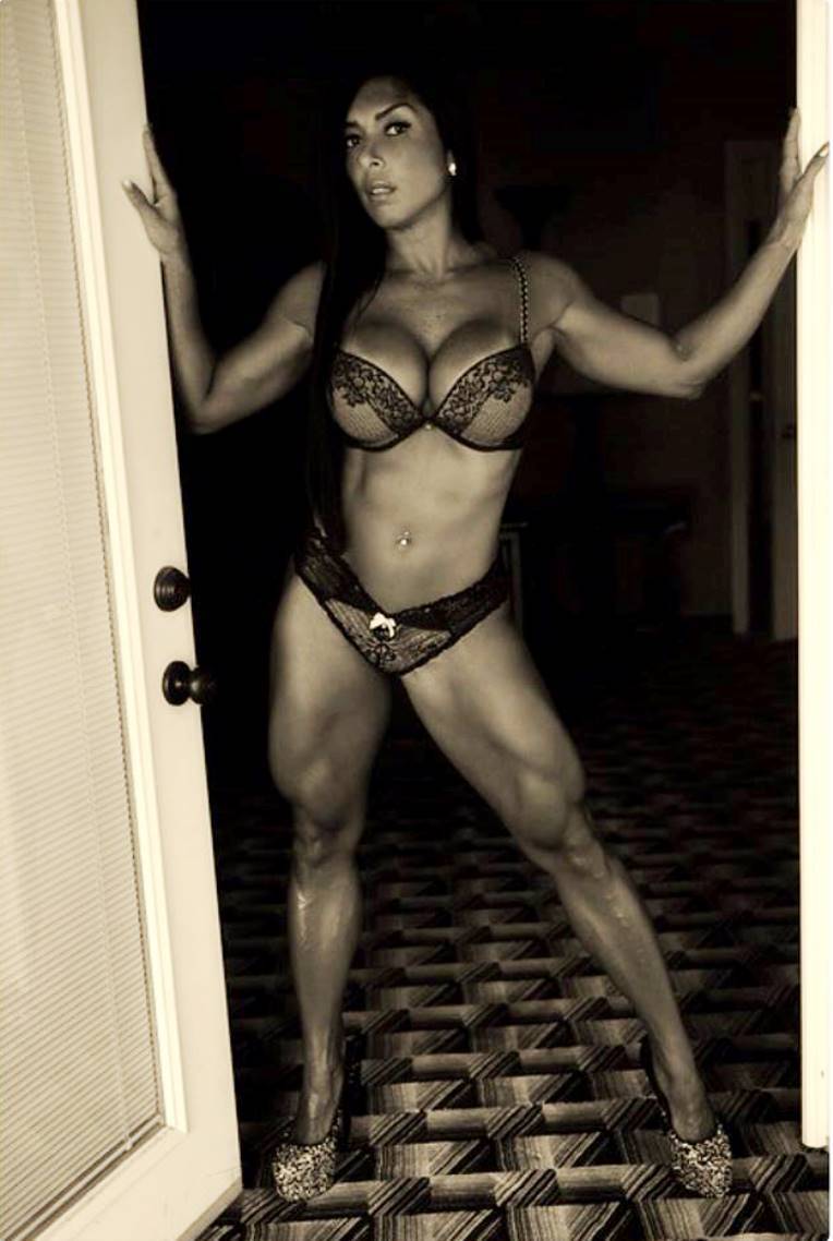 femalehardbodies:  Gal Ferreira Yates 