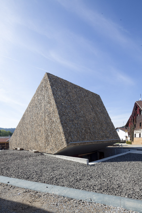 ombuarchitecture:Concert Hall BlaibachGermanyBy Peter Haimerl ArchitekturVia Plataforma Arquitectura