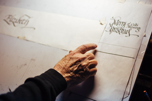 lizdevine:Robert Palladino  Sandy, OR - December, 2012: Robert taught Steve Jobs’ calligraphy class 