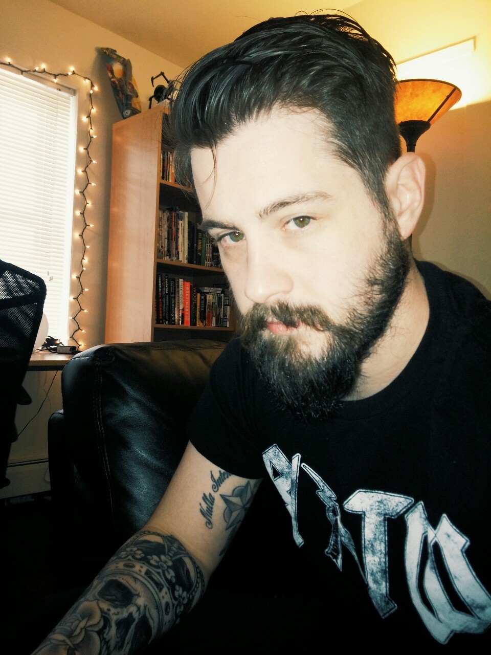 beardsftw:  zzombielunch:  beard game strong but do i trim it  [[ Follow BeardsFTW!