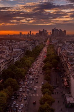 0ce4n-g0d:  Sunset on Paris by Gabriel