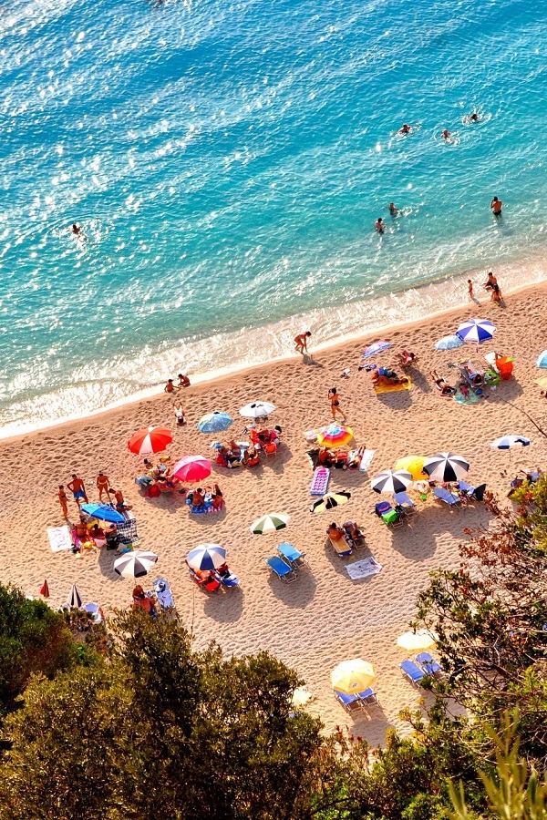 alecsgrg:  Sandy beach | ( by Athina Doka ) 