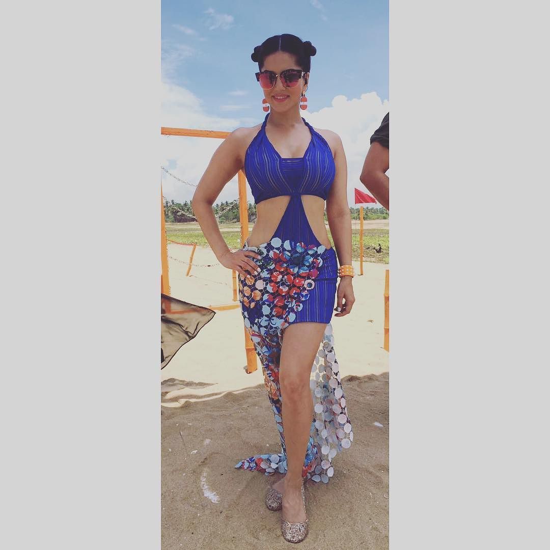 Outfit by @ashnavaswani84 earrings by @Edesign_mumbai styled by @hitendrakapopara