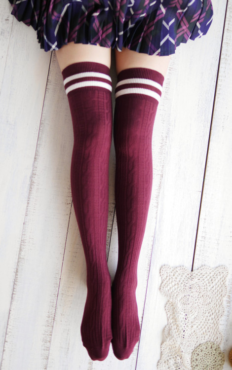 summoningagoddess: Knee High Stockings [x]Comes in black, white, wine red, dark blue, dark grey, lig