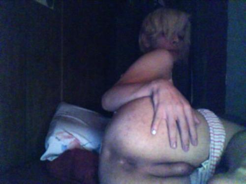 cristinaxxxtrap:  Very cute amateur sissy;)  Yummy. I’d love to just eat you right up. Om nom nom.
