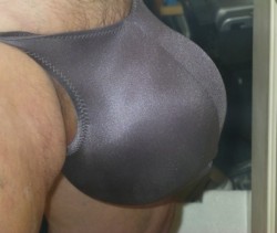 Now that&rsquo;s a hand full - Awesome Bulge - WOOF