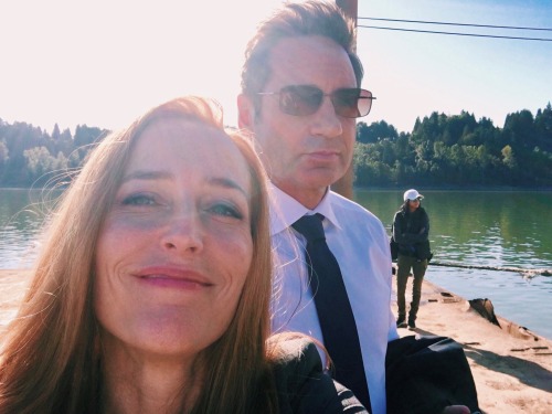 gillianaofficial: Just when you think lifes’s a peach…. #TheXFiles tonight at 8/7c