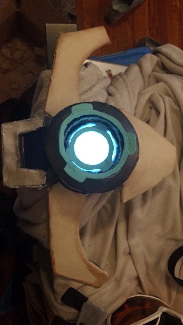 thefingerfuckingfemalefury:  minomotu:  Cosplay day with Kelly, Joe and Crystal~