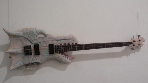 Dragon-Guitar by ThornMade out of Maple; mahogany; marble