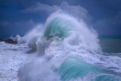 criwes:  Rough sea by Giovanni Allievi