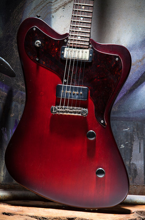guitarlust:  bushdog:  Echopark Guitars Unveils Ghetto Bird FG « Guitar Aficionado  Gonna sell two. 