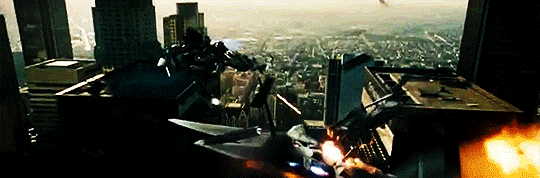 notsomajestic:  Starscream’s aerial prowess (Transformers, 2007)