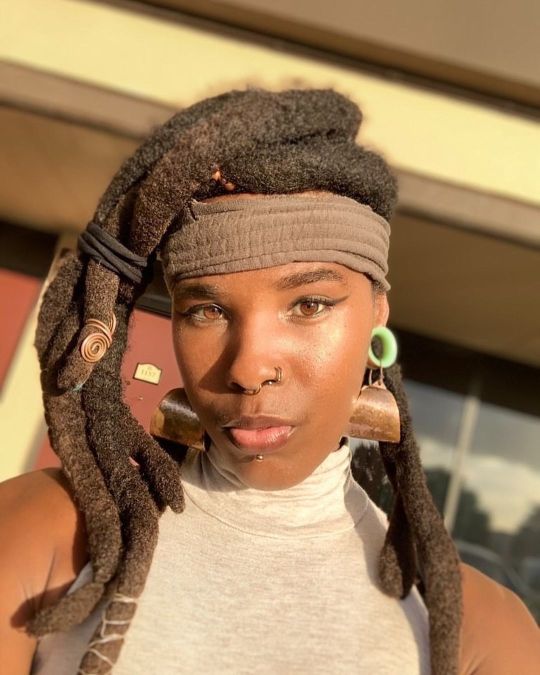 BEHOLD THE WONDEROUS BEAUTY THAT IS BLACK WOMEN WITH LOCS! THEY ARE GOD’S GIFT
