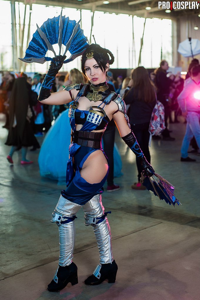 Kitana from MK X cosplay by Nemu013 