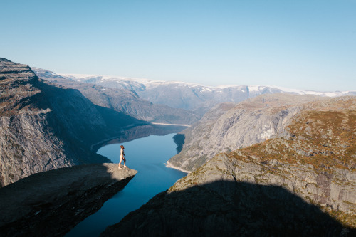 XXX chrisbrinleejr:  I went to Trolltunga. Of photo