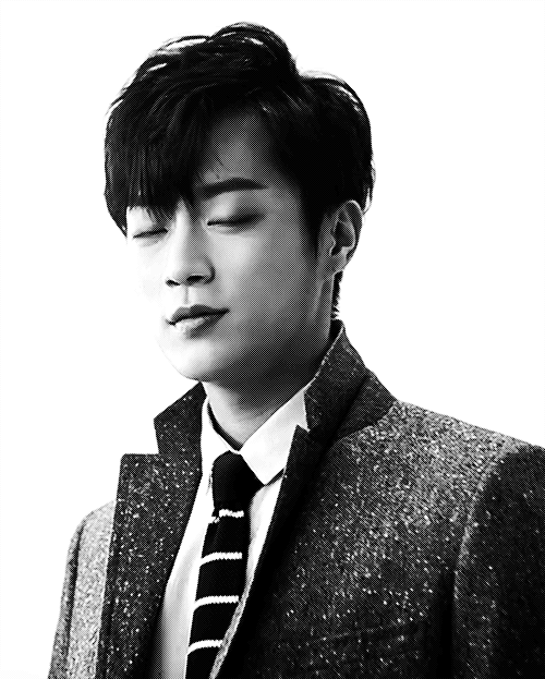agustdefsoul:  1/100 random gifs of Doojoon 