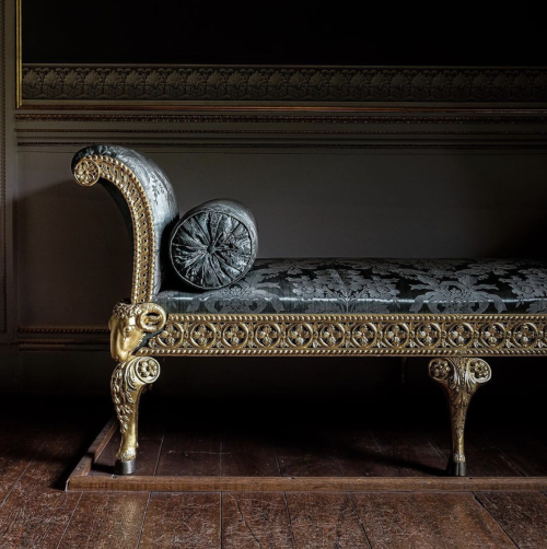 annedebretagneduchesseensabots: Where I spend my dreaming hours Daybed designed by Robert Adam ( Eng