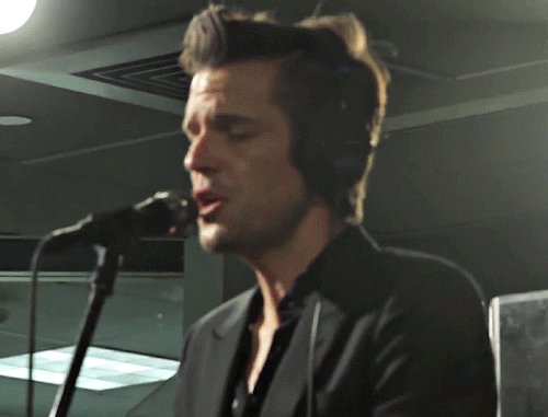 Brandon Flowers performs Can’t Deny My Love at SiriusXM, 22.05.2015