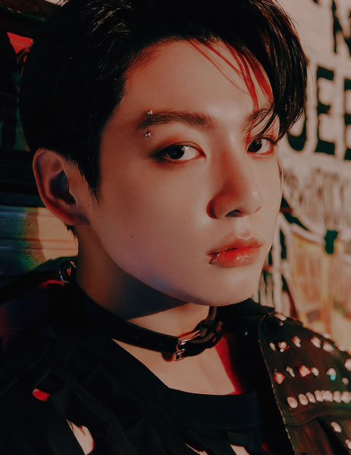 jung-koook: 2022 season’s greetings preview cut #2 This punk aesthetic is bringing me back to Wa