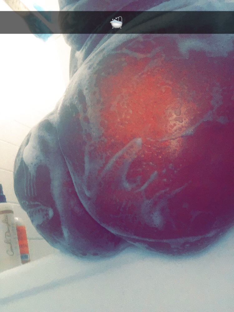 kurvesnkurls:  Clean Princess by 🌞, Daddy’s Cunt by 🌚