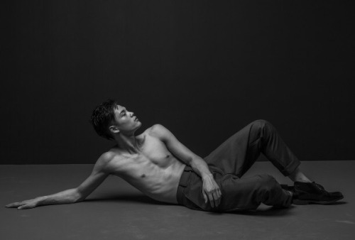 manniskorarkonstiga: Jeong Woo Kim photographed by Luc Braquet