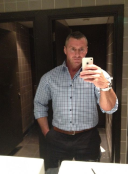 briefsrugbyspeedos:  Derby dad.