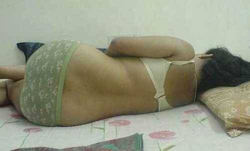 Bhojpuri housewife nude photos in bedroom