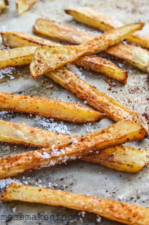 in-my-mouth:  Sriracha and Parmesan Fries 