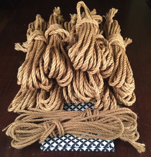 If you’re a rope connoisseur, you’re going to love the new Sardonic spec Mocojute! Pre s