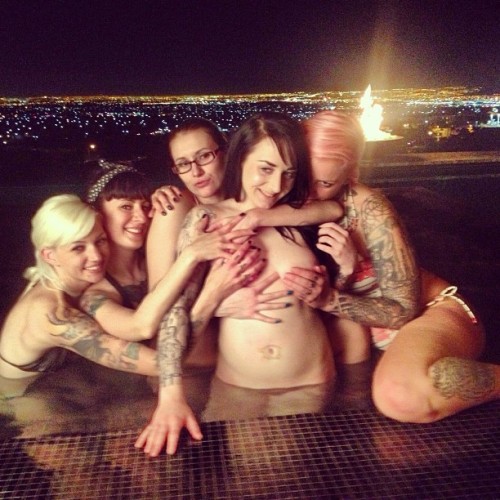 bellazombie:  End of my set for @suicidegirls by @sunniesunshine with special guest appearances by @slammsuicide @fabriziasuicide @sawacide @selenesuicide #lvshootfest