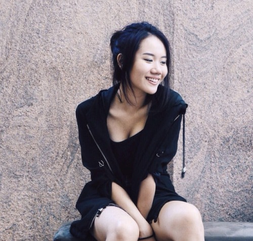 padlockposition: alanchua520: upandundersg: Can you believe Bev is 17  Anyone know her?  Ig:beverlyl