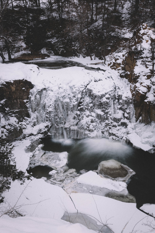 carterwdick:Ramsey Falls From AboveJanuary 28, 2017Alexander Ramsey Park | Redwood Falls, MN